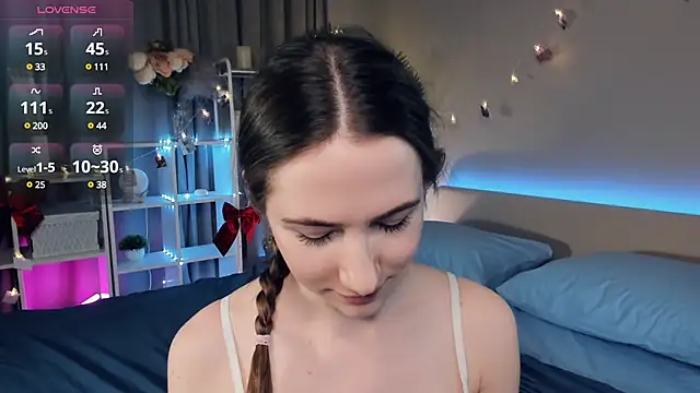 Kira mindnes online show from 03/17/25, 01:46