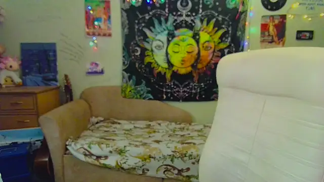 Snapshot of Lil_foxxx chatting on 03/07/25, 01:18 Lil foxxx online show from 03/07/25, 01:18