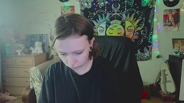 Snapshot of Lil_foxxx chatting on 09/11/25, 09:09 Lil foxxx online show from 09/11/25, 09:09