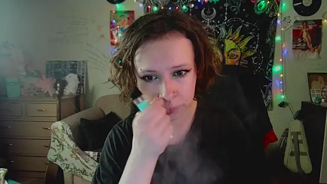 Snapshot of Lil_foxxx chatting on 09/13/25, 12:49 Lil foxxx online show from 09/13/25, 12:49