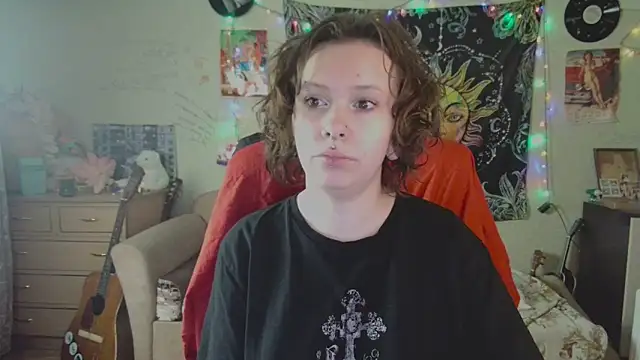 Snapshot of Lil_foxxx chatting on 09/23/25, 11:13 Lil foxxx online show from 09/23/25, 11:13