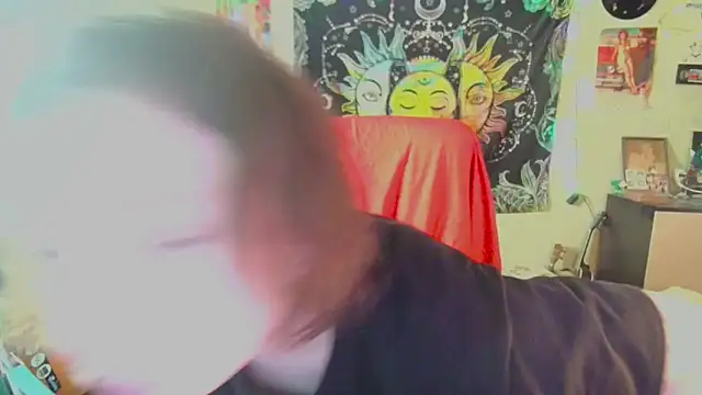 Snapshot of Lil_foxxx chatting on 09/25/25, 05:27 Lil foxxx online show from 09/25/25, 05:27