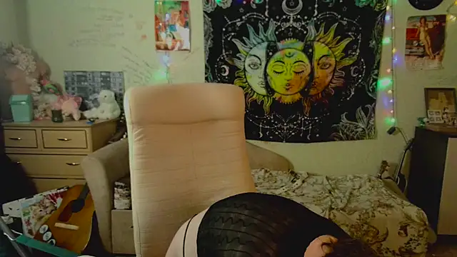 Snapshot of Lil_foxxx chatting on 09/26/25, 11:36 Lil foxxx online show from 09/26/25, 11:36