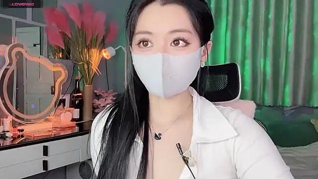 Snapshot of MI_KA22 chatting on 10/20/25, 06:58 MI KA22 online show from 10/20/25, 06:58