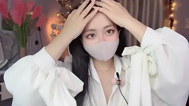 Snapshot of MI_KA22 chatting on 11/20/25, 05:23 MI KA22 online show from 11/20/25, 05:23