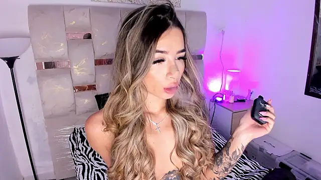 Lola Blondie online show from 01/16/26, 11:36