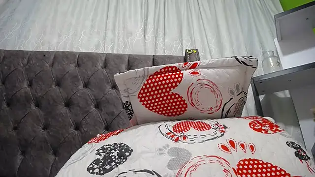 ANA-BULLOCK- online show from 12/16/25, 12:10