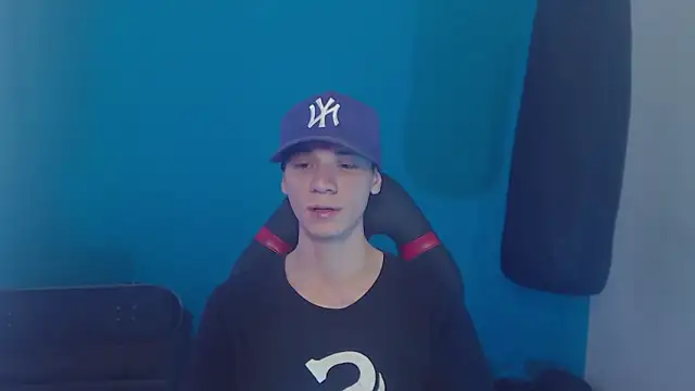 Snapshot of Burperking420_ chatting on 03/22/25, 07:20 Burperking420 online show from 03/22/25, 07:20