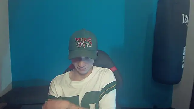 Snapshot of Burperking420_ chatting on 10/06/25, 08:50 Burperking420 online show from 10/06/25, 08:50