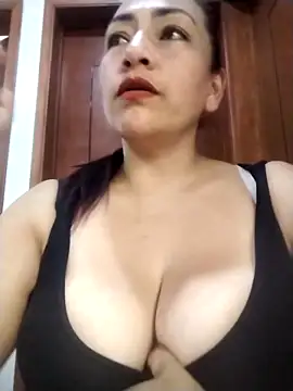 Snapshot of Carlasm- chatting on 09/13/25, 05:35 Carlasm- online show from 09/13/25, 05:35