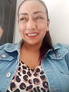 Snapshot of Carlasm- chatting on 09/19/25, 08:42 Carlasm- online show from 09/19/25, 08:42