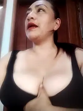 Snapshot of Carlasm- chatting on 09/24/25, 07:28 Carlasm- online show from 09/24/25, 07:28