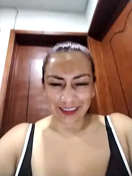 Snapshot of Carlasm- chatting on 09/30/25, 01:21 Carlasm- online show from 09/30/25, 01:21