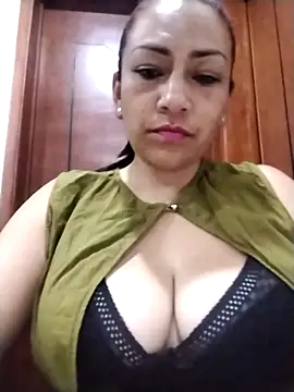 Snapshot of Carlasm- chatting on 10/02/25, 11:01 Carlasm- online show from 10/02/25, 11:01