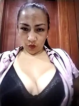 Snapshot of Carlasm- chatting on 10/03/25, 10:18 Carlasm- online show from 10/03/25, 10:18