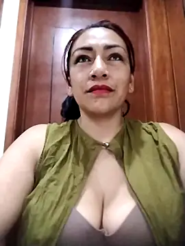 Snapshot of Carlasm- chatting on 10/08/25, 09:45 Carlasm- online show from 10/08/25, 09:45