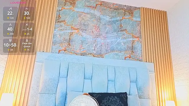 Snapshot of goldilockss15 chatting on 02/24/26, 04:10 goldilockss15 online show from 02/24/26, 04:10