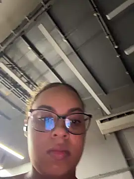 AlesiaCooper online show from 04/11/26, 03:11