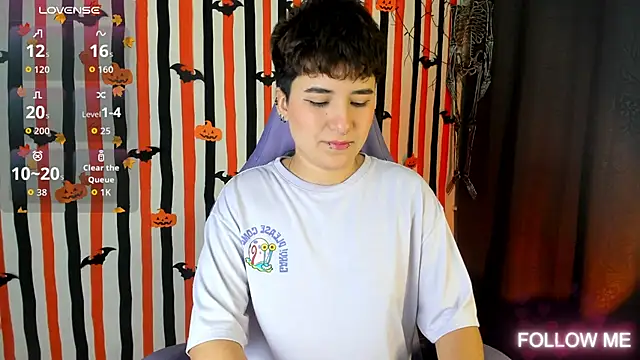 Snapshot of emma_cute7 chatting on 10/25/25, 02:30 emma cute7 online show from 10/25/25, 02:30