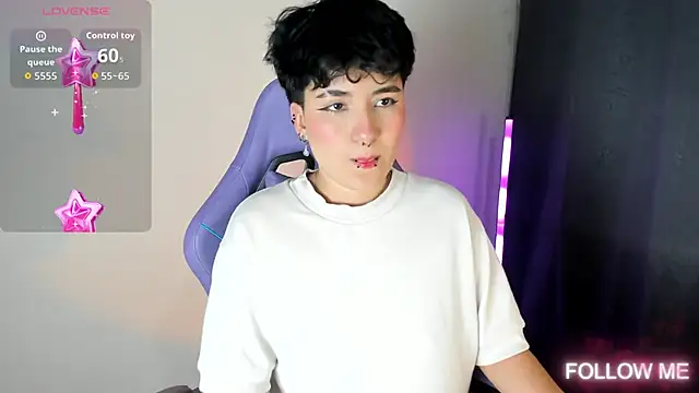 emma cute7 online show from 12/19/25, 01:12