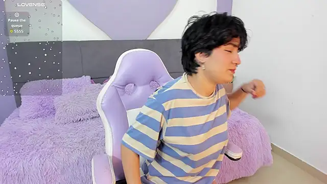 Snapshot of emma_cute7 chatting on 04/02/26, 09:51 emma cute7 online show from 04/02/26, 09:51