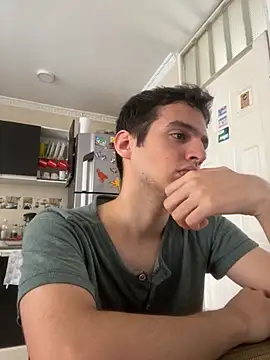 Snapshot of Thiagobb7 chatting on 10/15/25, 06:41 Thiagobb7 online show from 10/15/25, 06:41