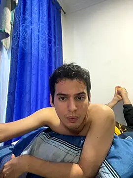 Snapshot of Thiagobb7 chatting on 10/24/25, 10:17 Thiagobb7 online show from 10/24/25, 10:17