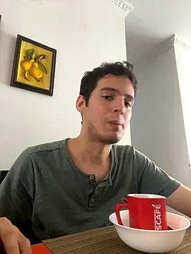 Snapshot of Thiagobb7 chatting on 10/25/25, 02:35 Thiagobb7 online show from 10/25/25, 02:35