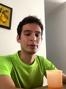 Snapshot of Thiagobb7 chatting on 10/31/25, 06:31 Thiagobb7 online show from 10/31/25, 06:31