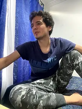 Snapshot of Thiagobb7 chatting on 01/10/26, 10:25 Thiagobb7 online show from 01/10/26, 10:25