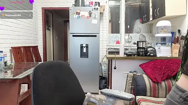 Snapshot of freyaa_sorcerees chatting on 10/08/25, 05:32 freyaa sorcerees online show from 10/08/25, 05:32