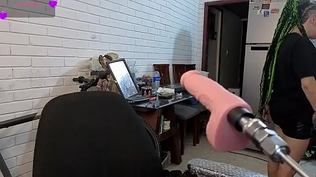 Snapshot of freyaa_sorcerees chatting on 10/12/25, 01:15 freyaa sorcerees online show from 10/12/25, 01:15