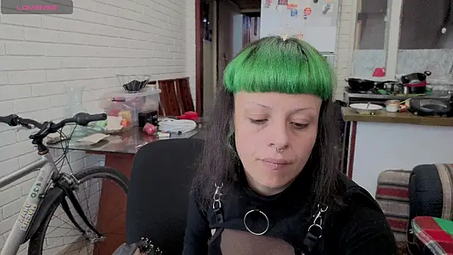 Snapshot of freyaa_sorcerees chatting on 11/12/25, 02:50 freyaa sorcerees online show from 11/12/25, 02:50