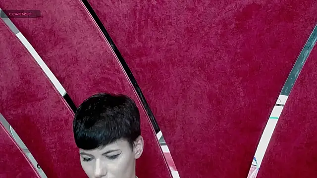 Roxxy Rouge online show from 10/25/25, 04:35