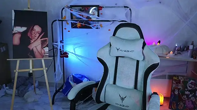 Snapshot of monicaerotic chatting on 10/30/25, 06:41 monicaerotic online show from 10/30/25, 06:41