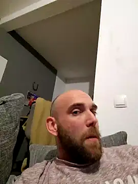 Snapshot of Smokeym123 chatting on 03/19/25, 11:25 Smokeym123 online show from 03/19/25, 11:25