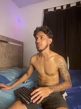 Snapshot of Zayn_kane chatting on 06/16/26, 01:19 Zayn kane online show from 06/16/26, 01:19