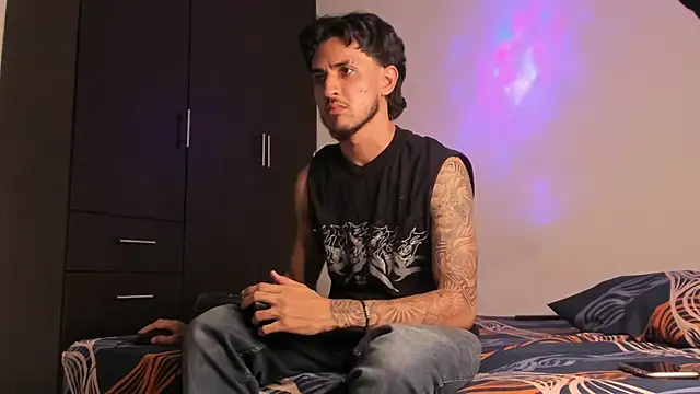 Snapshot of Zayn_kane chatting on 06/24/26, 02:32 Zayn kane online show from 06/24/26, 02:32
