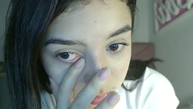 Snapshot of eva_sin18 chatting on 04/18/26, 12:14 eva sin18 online show from 04/18/26, 12:14