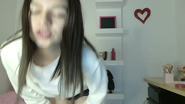 Snapshot of eva_sin18 chatting on 05/12/26, 12:19 eva sin18 online show from 05/12/26, 12:19