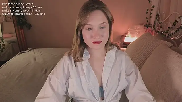 Snapshot of saint_trisha chatting on 04/21/26, 08:23 saint trisha online show from 04/21/26, 08:23