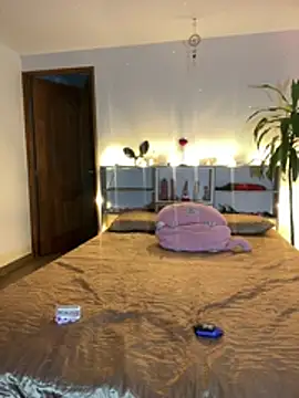 Lia Valmont online show from 04/06/26, 01:25