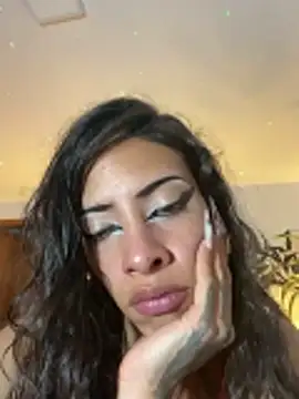 Lia Valmont online show from 04/10/26, 03:01