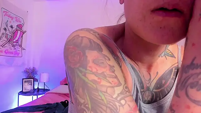 Snapshot of Alessamoth chatting on 09/15/25, 06:52 Alessamoth online show from 09/15/25, 06:52