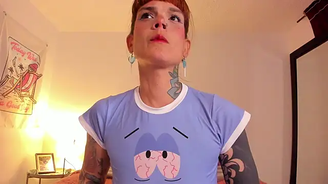 Snapshot of Alessamoth chatting on 10/28/25, 07:49 Alessamoth online show from 10/28/25, 07:49