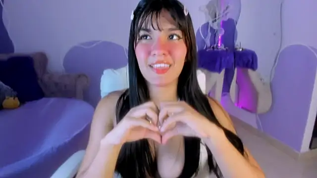 Snapshot of auroracute02 chatting on 10/24/25, 01:18 auroracute02 online show from 10/24/25, 01:18