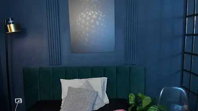 roxy hell online show from 01/18/26, 12:20