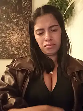 Snapshot of Nathaly_12 chatting on 05/19/26, 01:22 Nathaly 12 online show from 05/19/26, 01:22