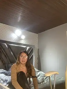 VictoriaGerard Pink online show from 03/13/25, 02:16