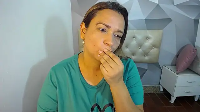 Milf-Prettyboobs online show from 11/30/25, 10:41